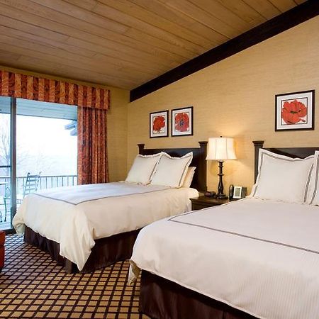 Summit Village Bellaire Ruang foto